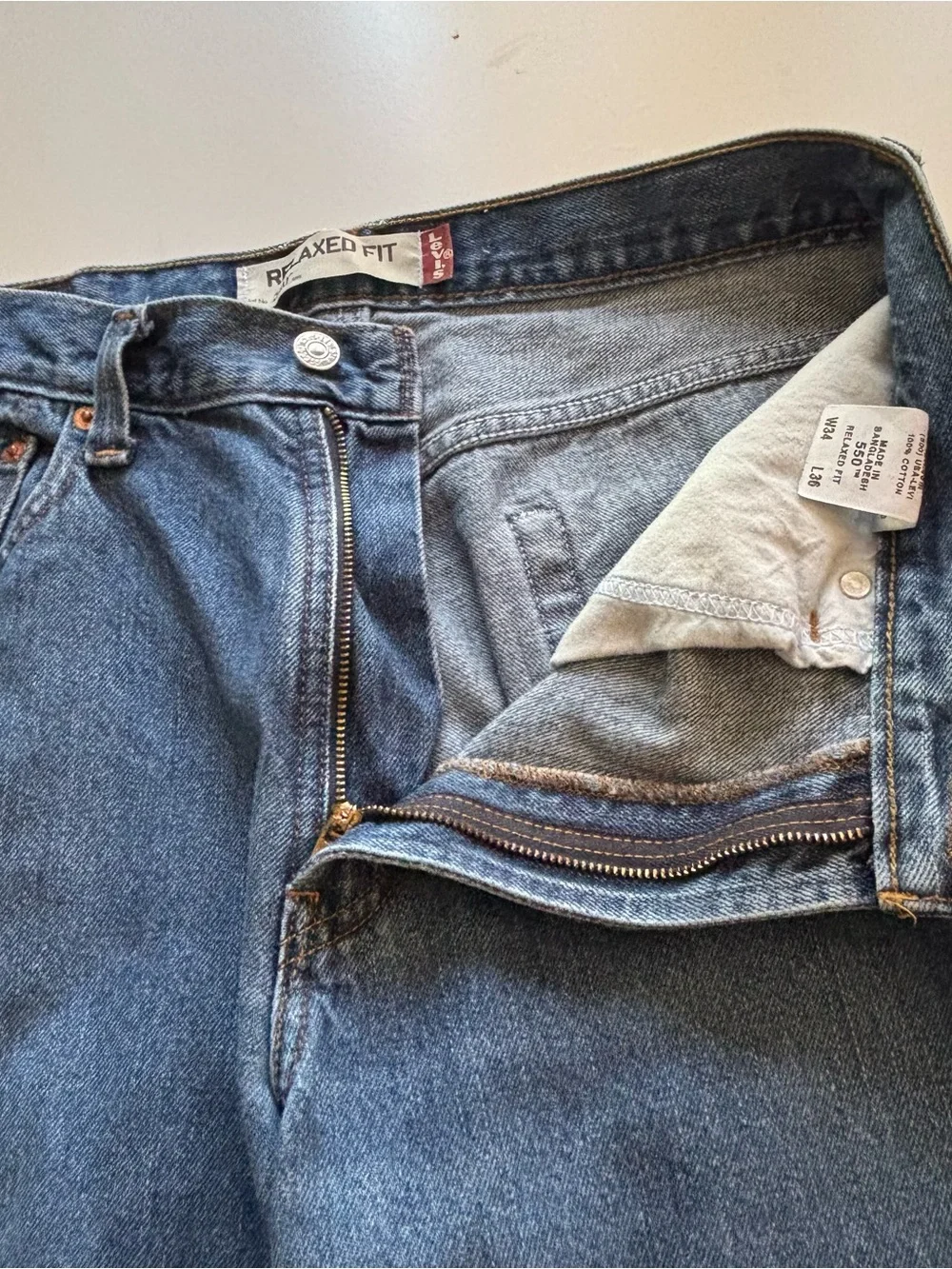 Levi’s 550 relaxed fit 34x36 men’s medium wash tapered